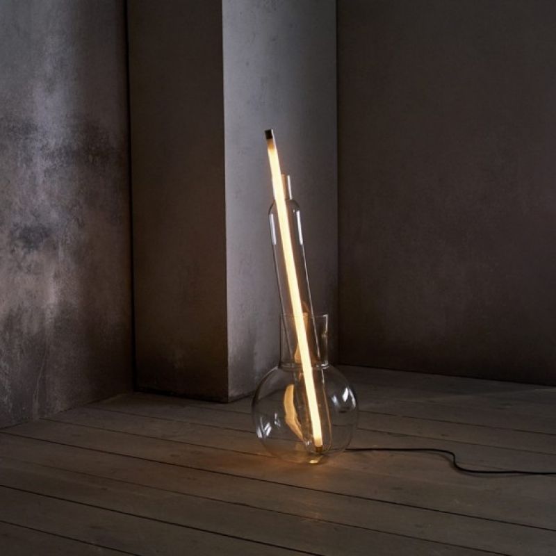 INTERVENTION FLOOR LAMP