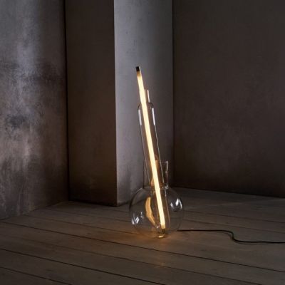 INTERVENTION FLOOR LAMP